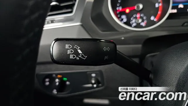 Volkswagen Tiguan — фото 31