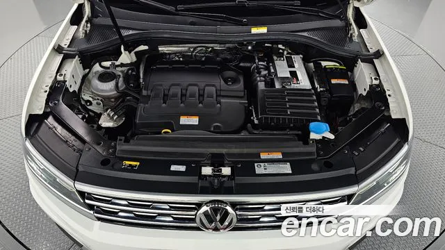 Volkswagen Tiguan — фото 6
