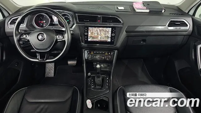Volkswagen Tiguan — фото 7