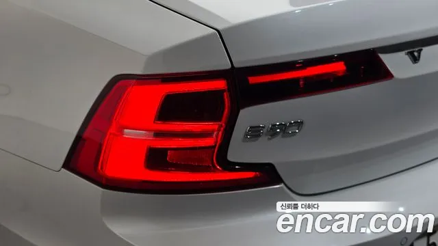Volvo S90 — фото 23