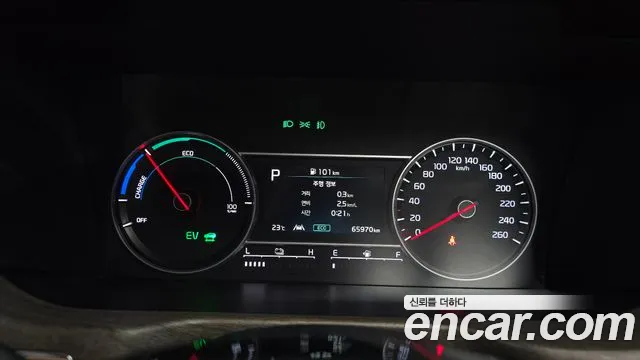 Kia Sorento — фото 8