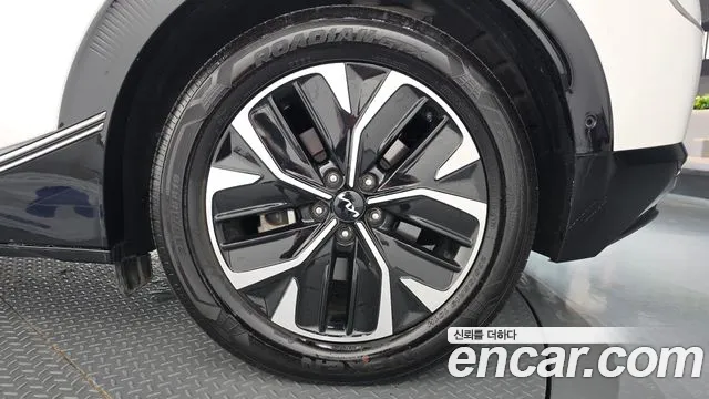 Kia EV6 — фото 21
