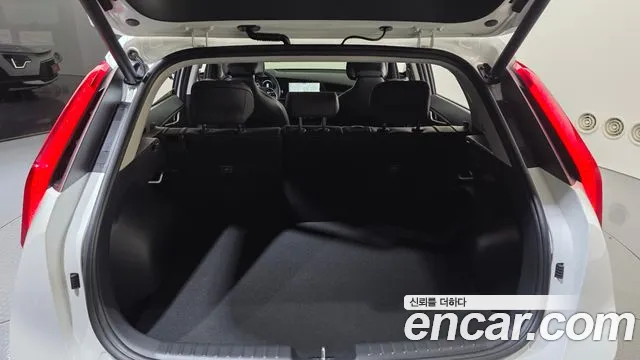 Kia Niro — фото 18