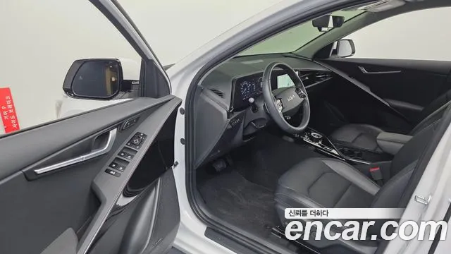 Kia Niro — фото 10