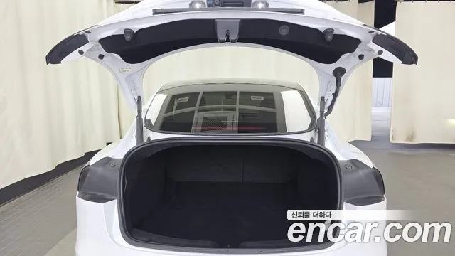 Tesla Model 3 — фото 20