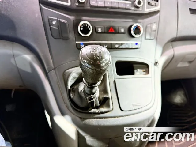 Hyundai Starex — фото 11