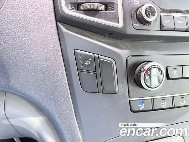 Hyundai Starex — фото 12