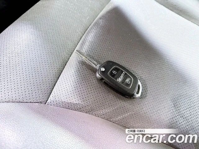 Hyundai Starex — фото 16
