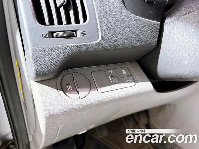 Hyundai Starex — фото 10