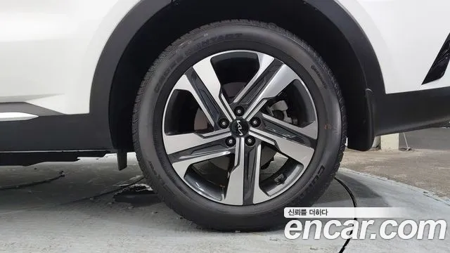 Kia Sorento — фото 6