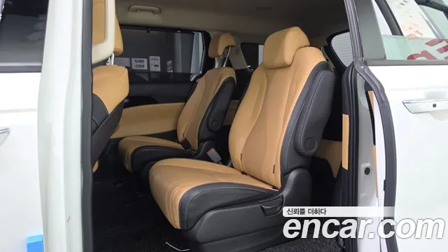 Kia Carnival — фото 11