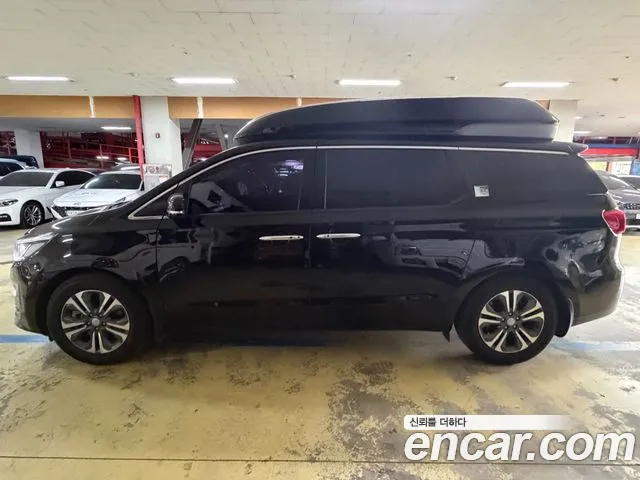 Kia Carnival — фото 3