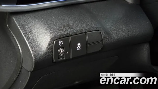 Hyundai Avante — фото 18