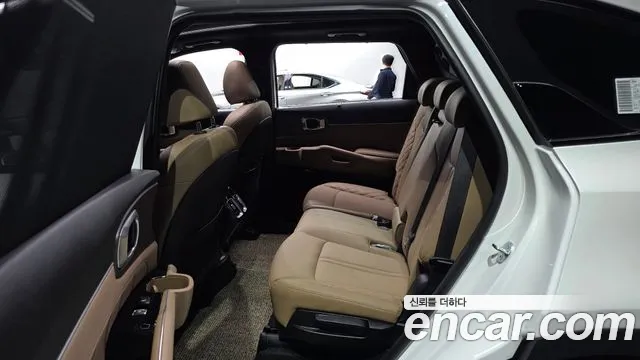 Kia Sorento — фото 12