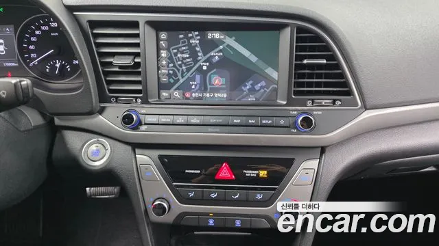 Hyundai Avante — фото 12