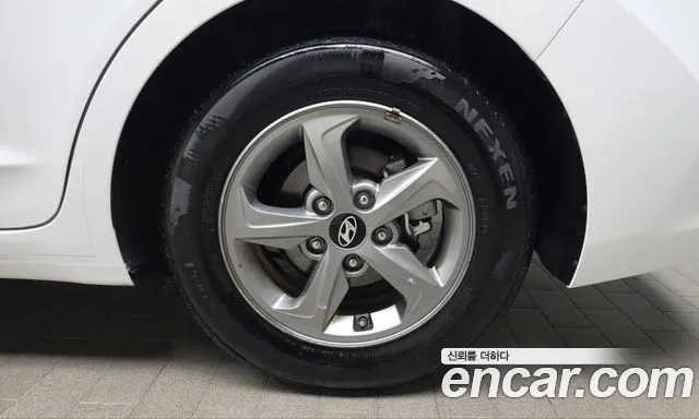 Hyundai Avante — фото 21
