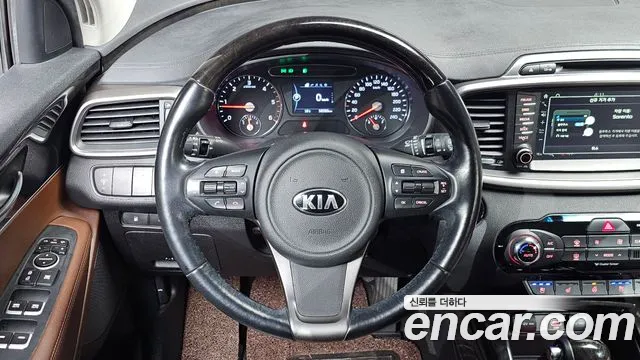 Kia Sorento — фото 14