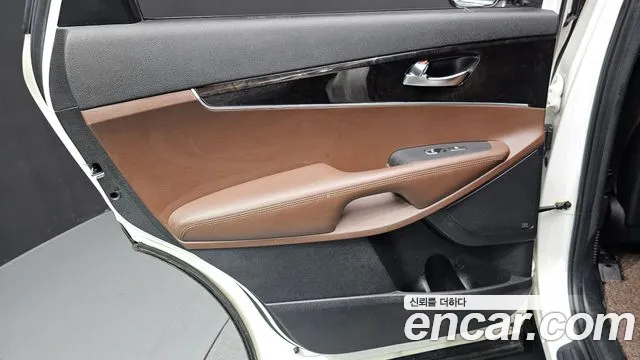 Kia Sorento — фото 25
