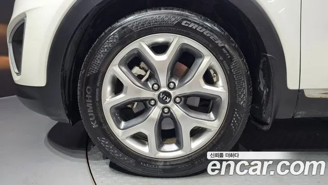 Kia Sorento — фото 4