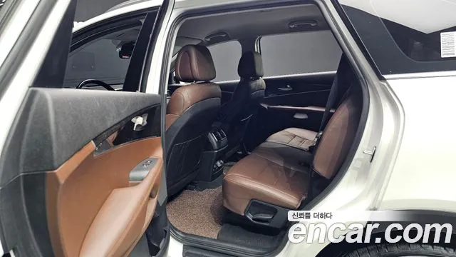 Kia Sorento — фото 10