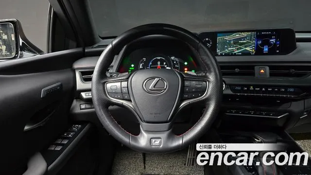 Lexus UX — фото 13