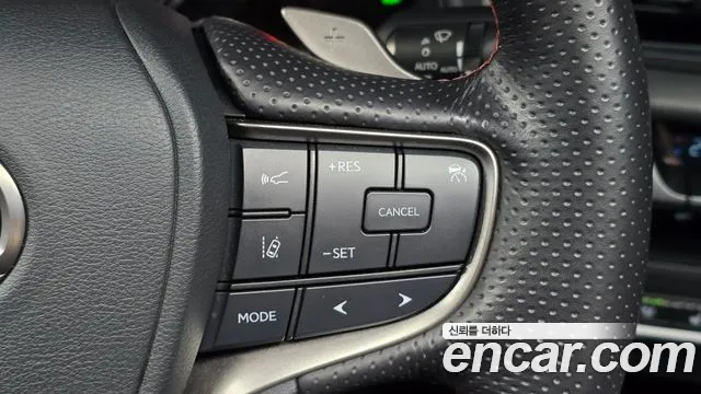Lexus UX — фото 15