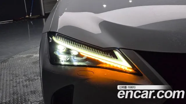 Lexus UX — фото 22