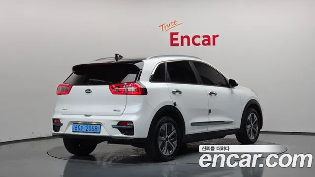 Kia Niro — фото 1