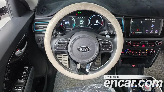 Kia Niro — фото 12
