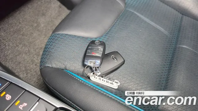 Kia Niro — фото 14