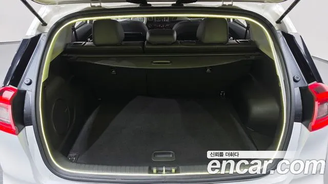 Kia Niro — фото 16