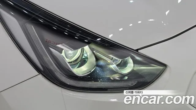 Kia Niro — фото 22