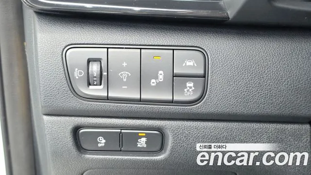 Kia Niro — фото 27