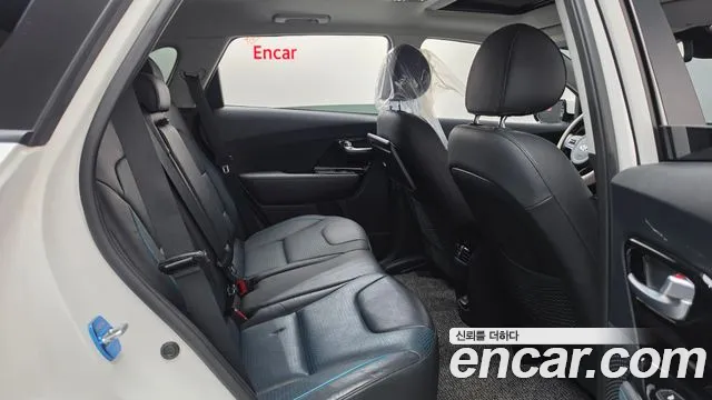 Kia Niro — фото 10