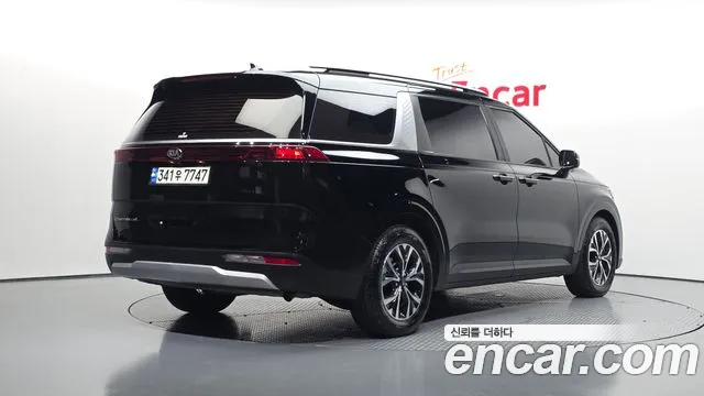 Kia Carnival — фото 1