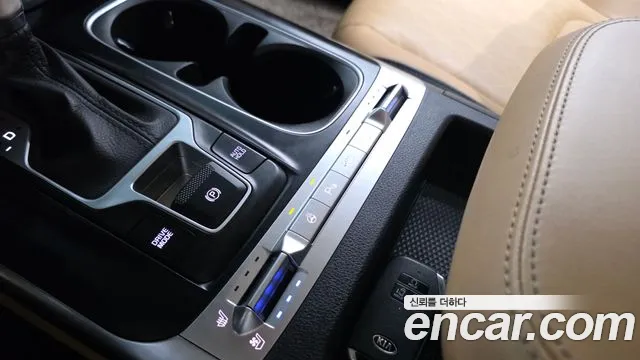 Kia Carnival — фото 16