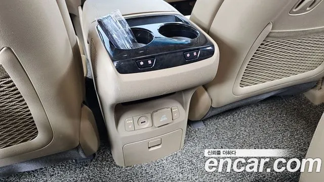 Kia Carnival — фото 18