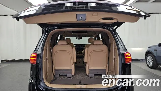 Kia Carnival — фото 20