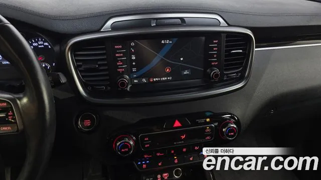 Kia Sorento — фото 14