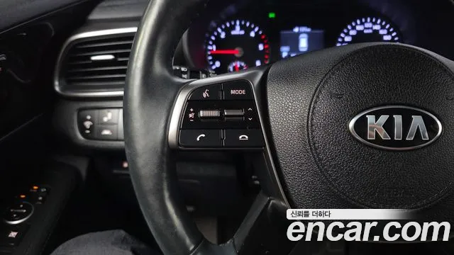 Kia Sorento — фото 17
