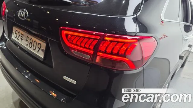 Kia Sorento — фото 23
