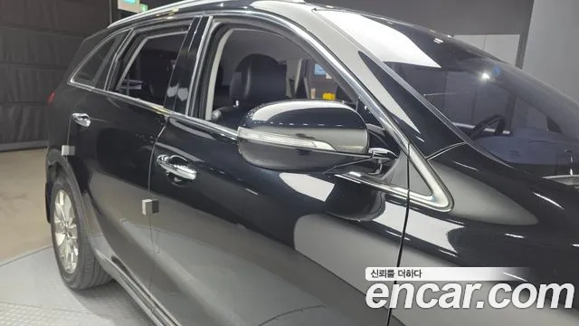 Kia Sorento — фото 32
