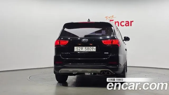 Kia Sorento — фото 4