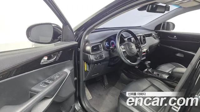 Kia Sorento — фото 10