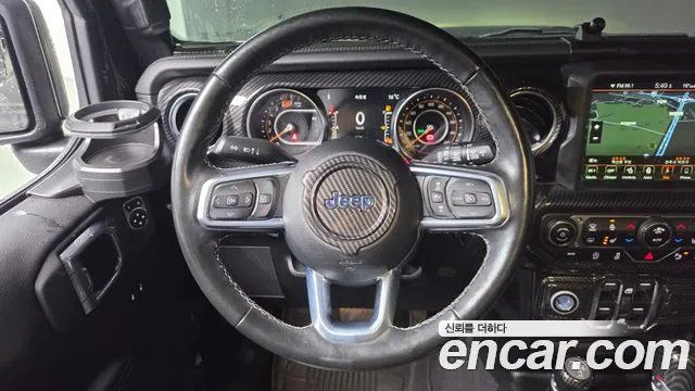 Jeep Wrangler — фото 13