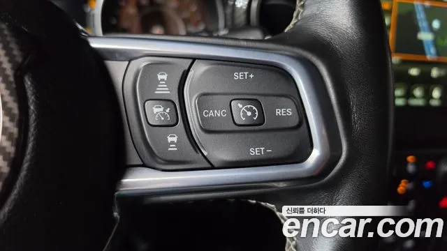 Jeep Wrangler — фото 15