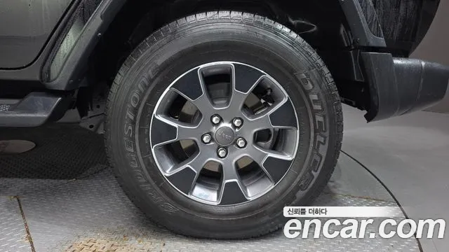 Jeep Wrangler — фото 21
