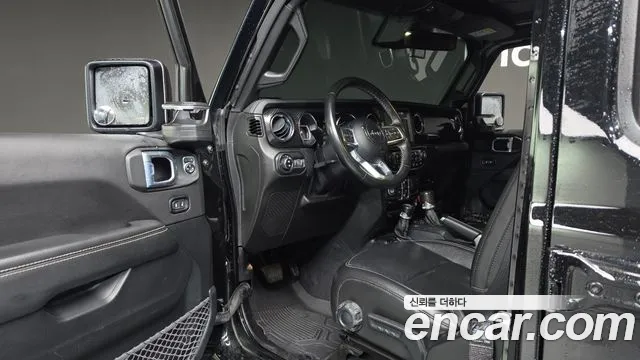 Jeep Wrangler — фото 26