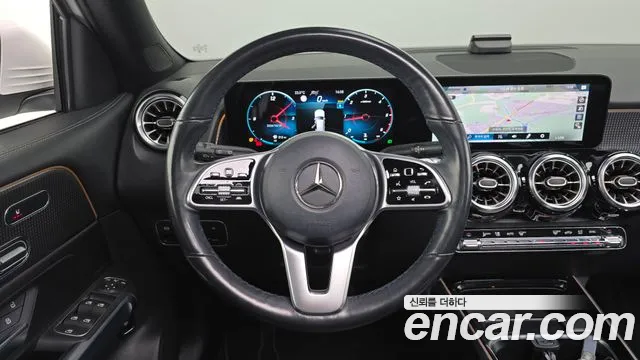 Mercedes-Benz GLB-Class — фото 14