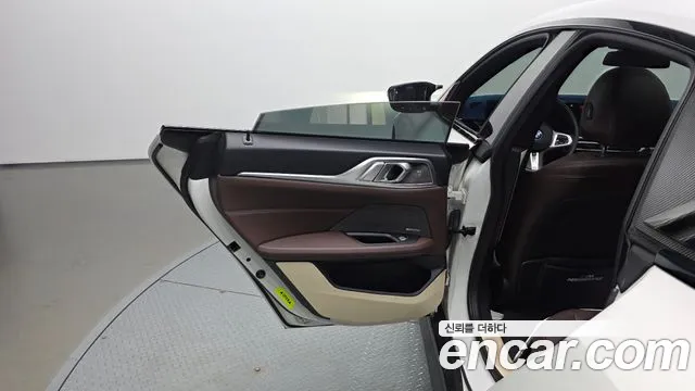 BMW i4 — фото 25